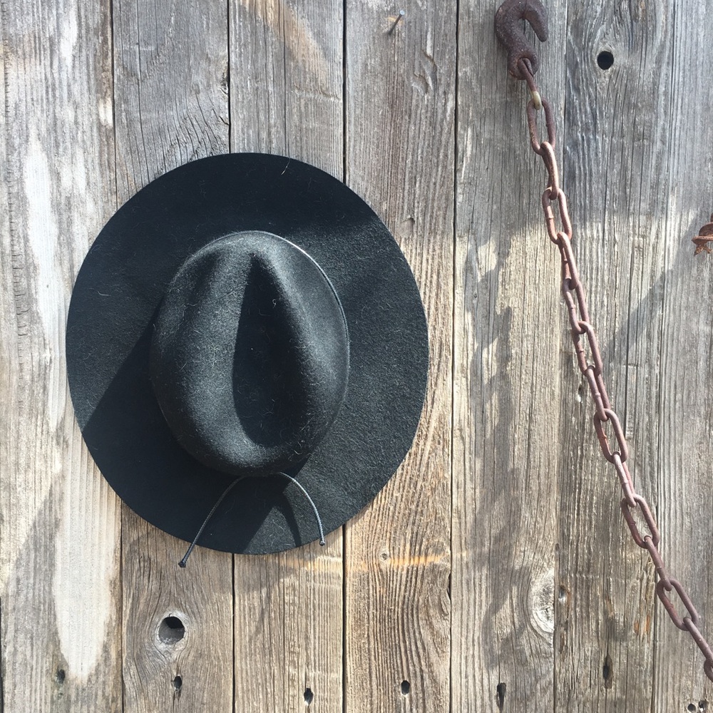 ✨Black Felt Boho Hat✨